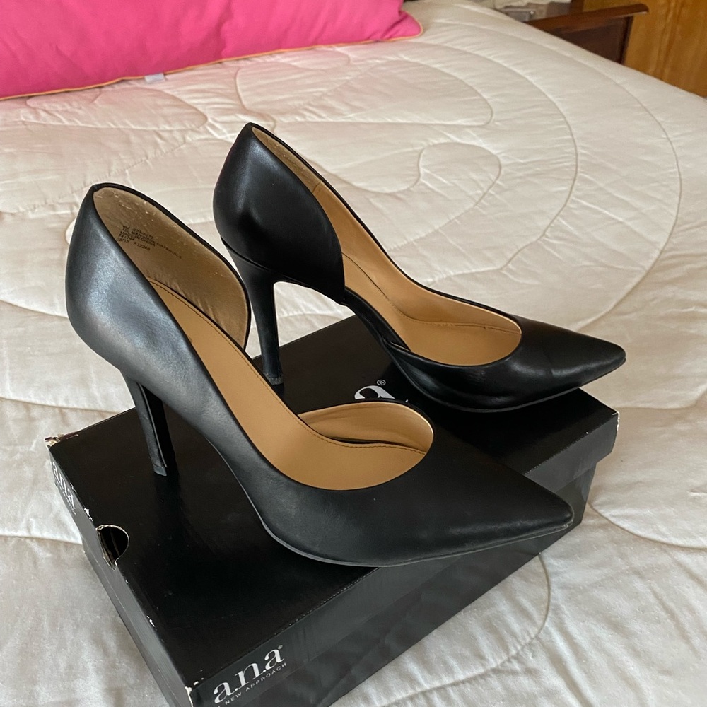 Woman’s ANA CLAIRE black heels - Picture 5 of 5